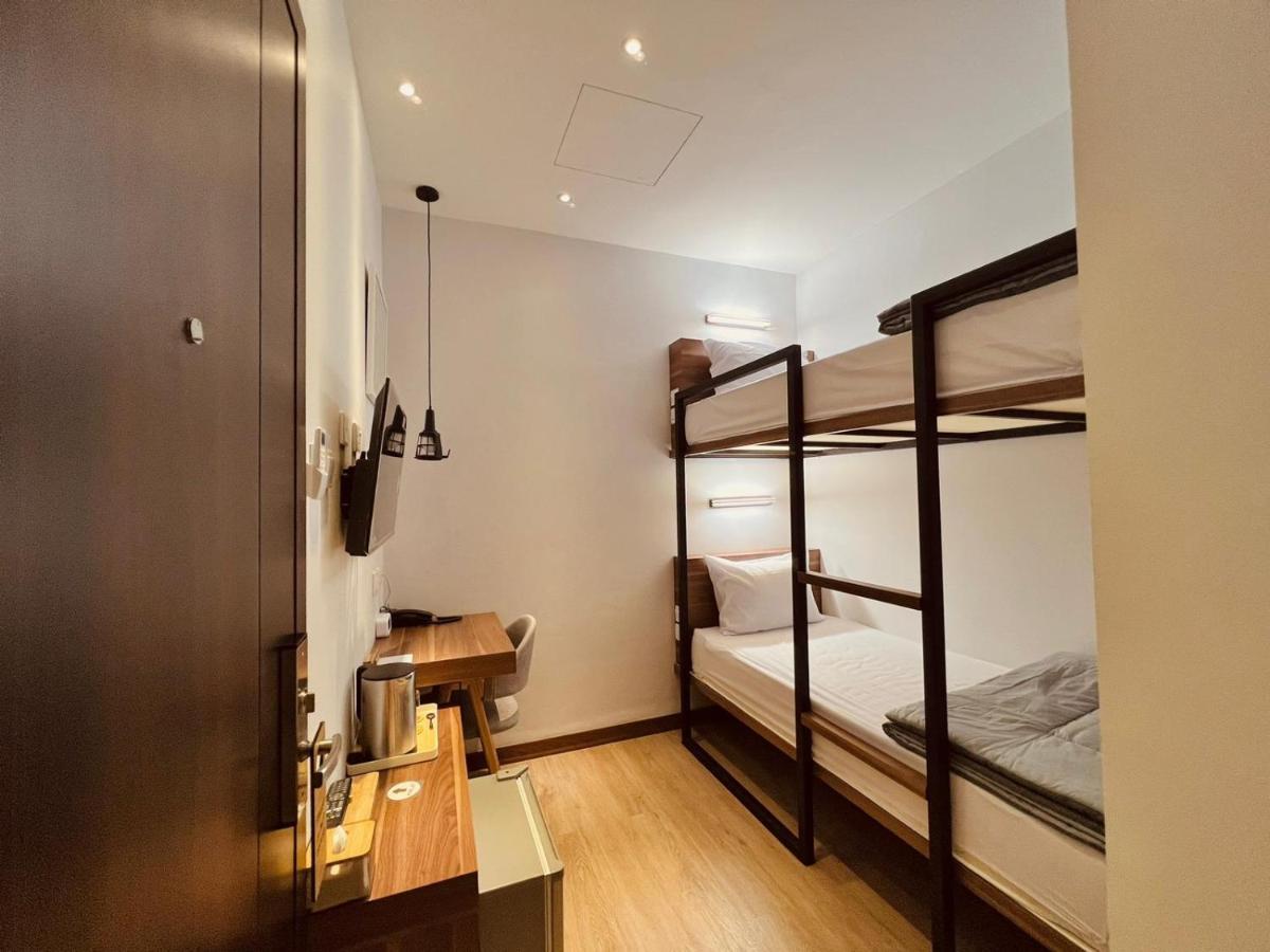 Oxy Suites G-03 At Shop House Meisterstadt Pollux Habibie Batam ภายนอก รูปภาพ